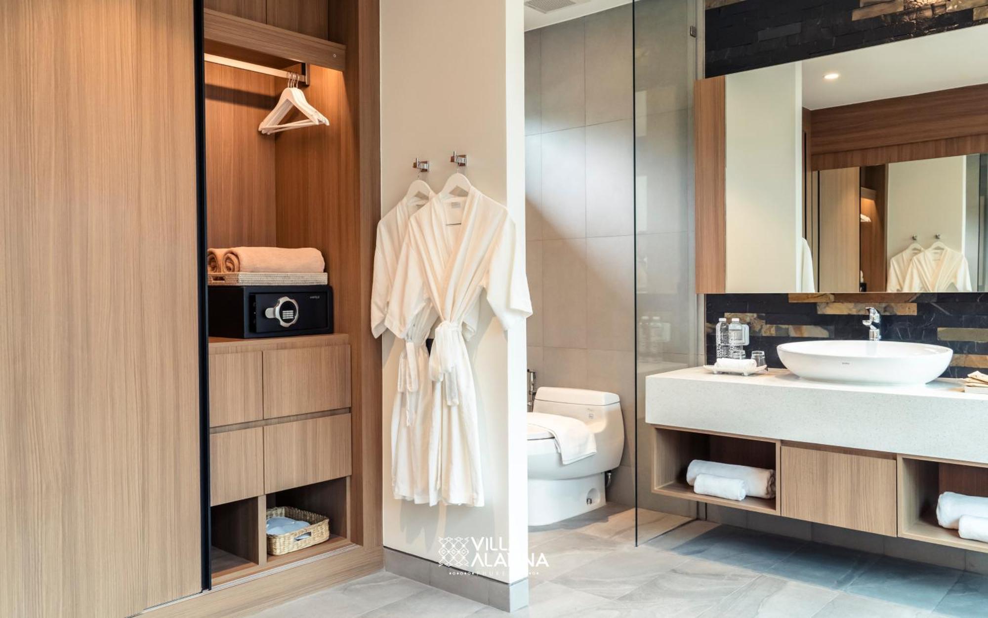 Villa Alanna Phuket 방타오 비치 외부 사진